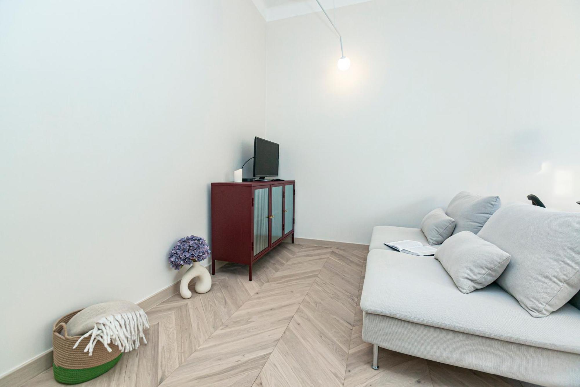 Rakowiecka - Bezplatny Parking - Free Parking - Stacja Metra 500M - Underground Station 500M Better Rental Warsaw Luaran gambar