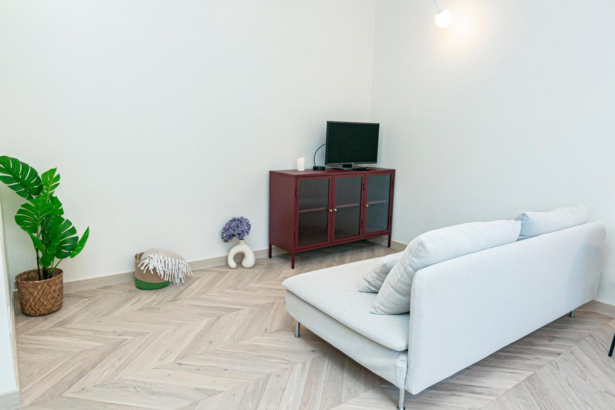Rakowiecka - Bezplatny Parking - Free Parking - Stacja Metra 500M - Underground Station 500M Better Rental Warsaw Luaran gambar